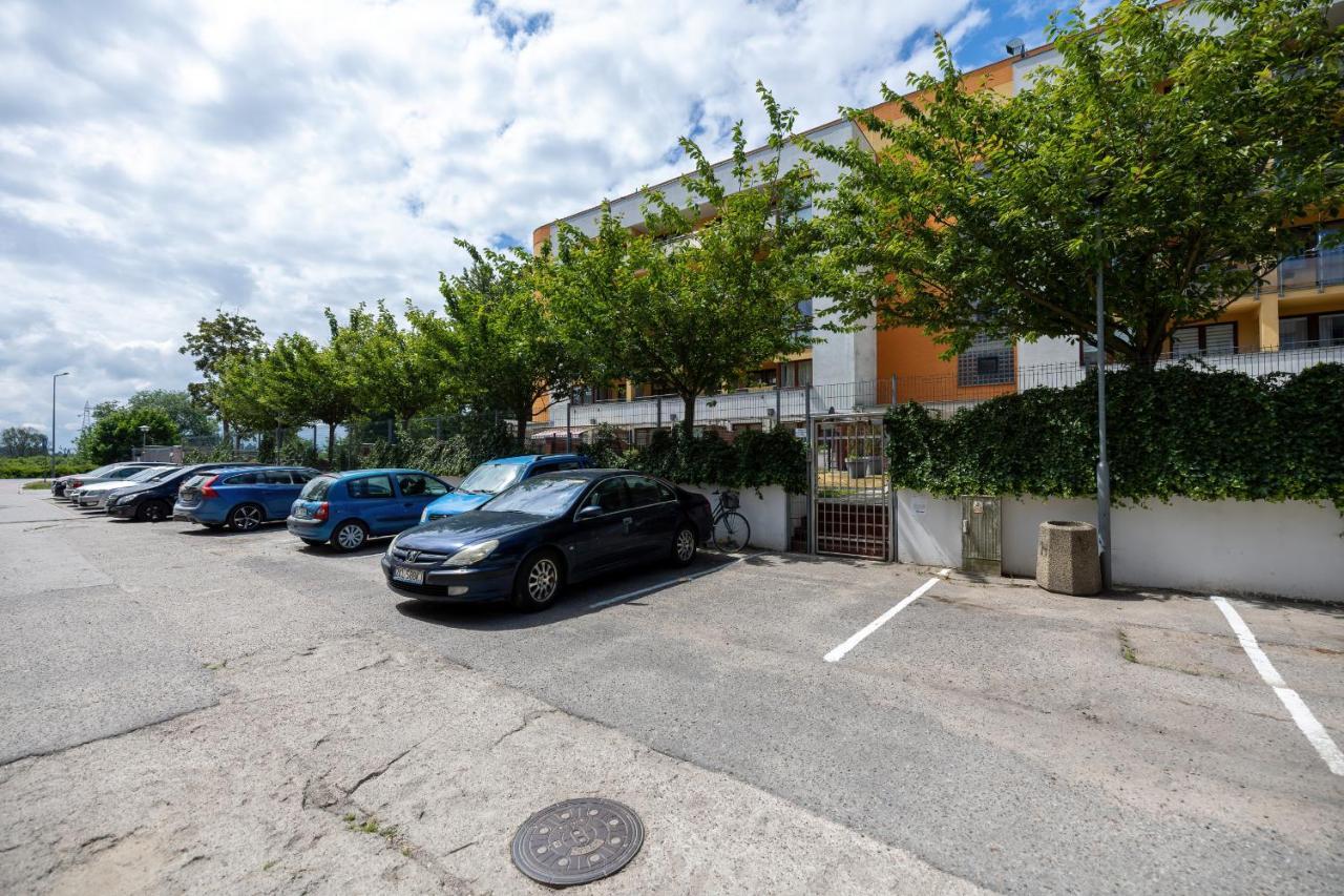 Apartamenty Wisniowy Sad By Noclegi Renters Kołobrzeg Extérieur photo